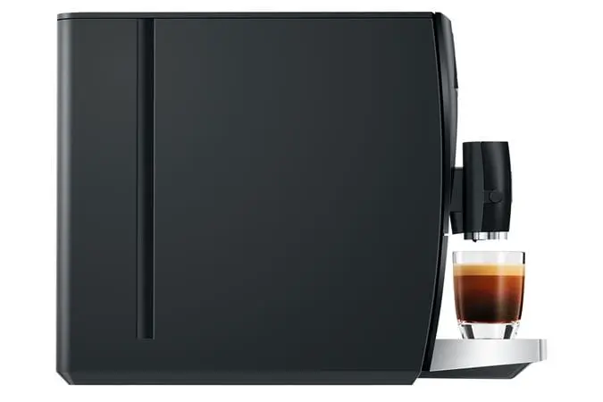 c8_piano_black_ea_image3.webp